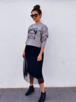 Sudadera unisex "Frida rockera"