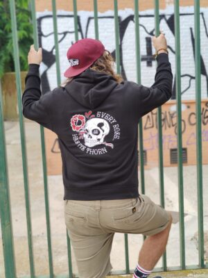 Sudadera unisex "Every rose...Has its thorn"